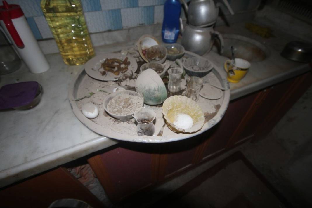 Evde kahvaltı yaparken felaketi yaşadılar! Korkunç manzarayı görenler evden koşarak kaçtı 7